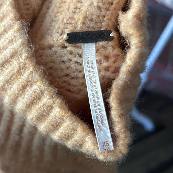 Free People Bradley Pullover Turtleneck Sweater in Carmel Heather Sz XS - Picture 8 of 8